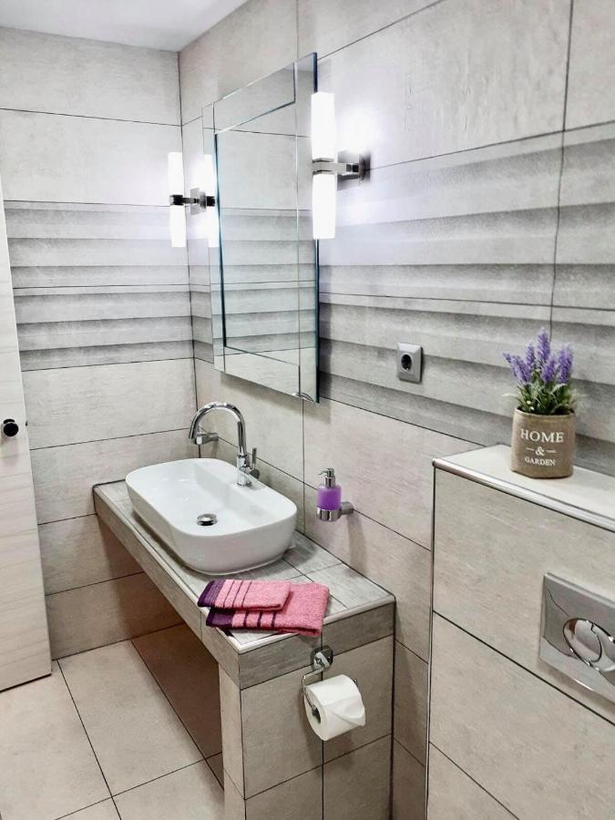 Avra Comfort Rooms Nea Poteidaia Esterno foto