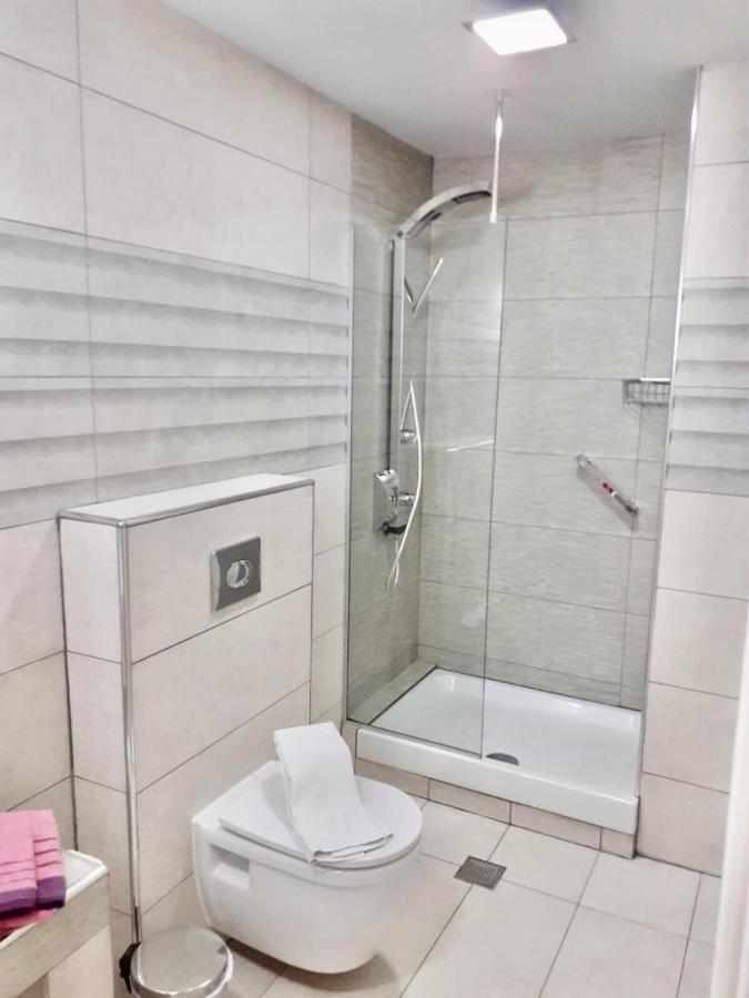 Avra Comfort Rooms Nea Poteidaia Esterno foto