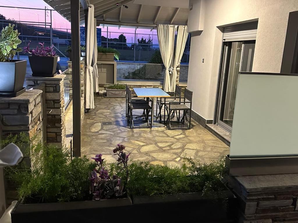 Avra Comfort Rooms Nea Poteidaia Esterno foto