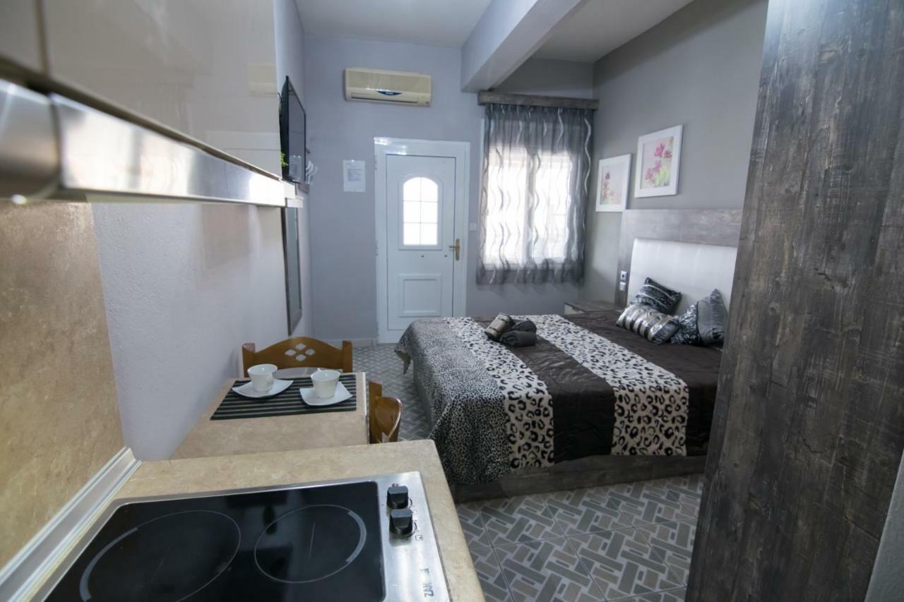 Avra Comfort Rooms Nea Poteidaia Esterno foto